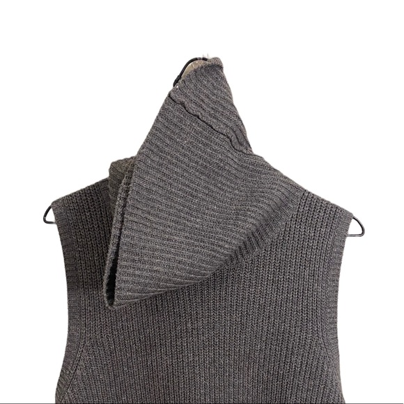 FOREVER 21 KNITTED SLEEVELESS GREY/GRAY TURTLE NECK SWEATER, ASYMMETRIC, SIZE M - Picture 6 of 8
